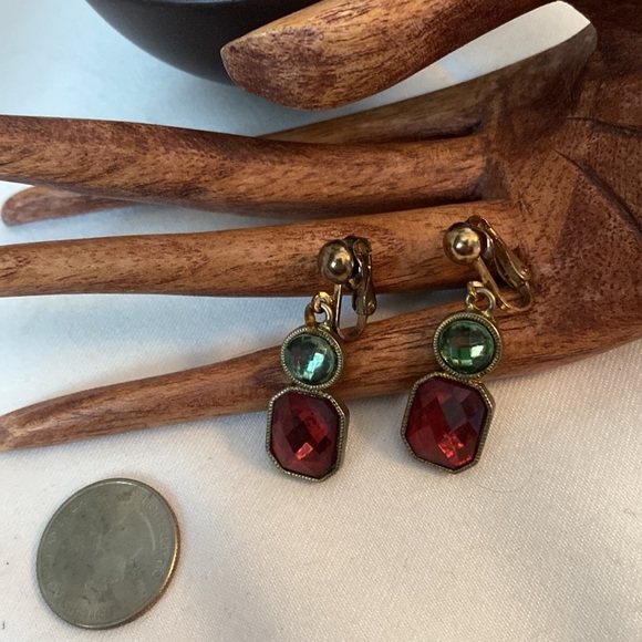 ❤️💚Red and green Clip on earrings 💚❤️ - Picture 3 of 6